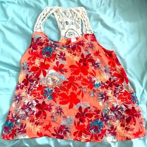 Cute tropical kinda sheer top for summer. Brand no boundaries, size medium